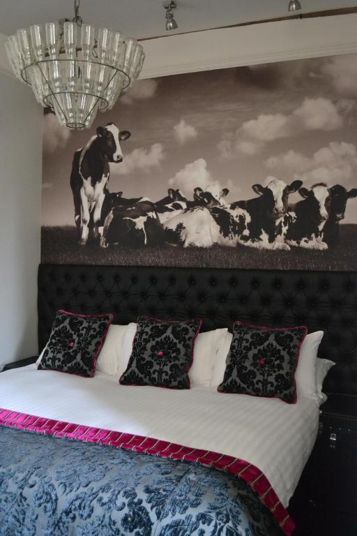 The Bull Inn Милдънхол Стая снимка