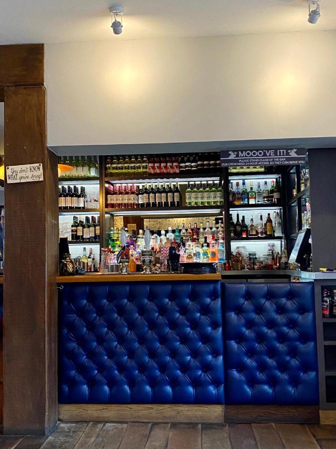 The Bull Inn Милдънхол Екстериор снимка